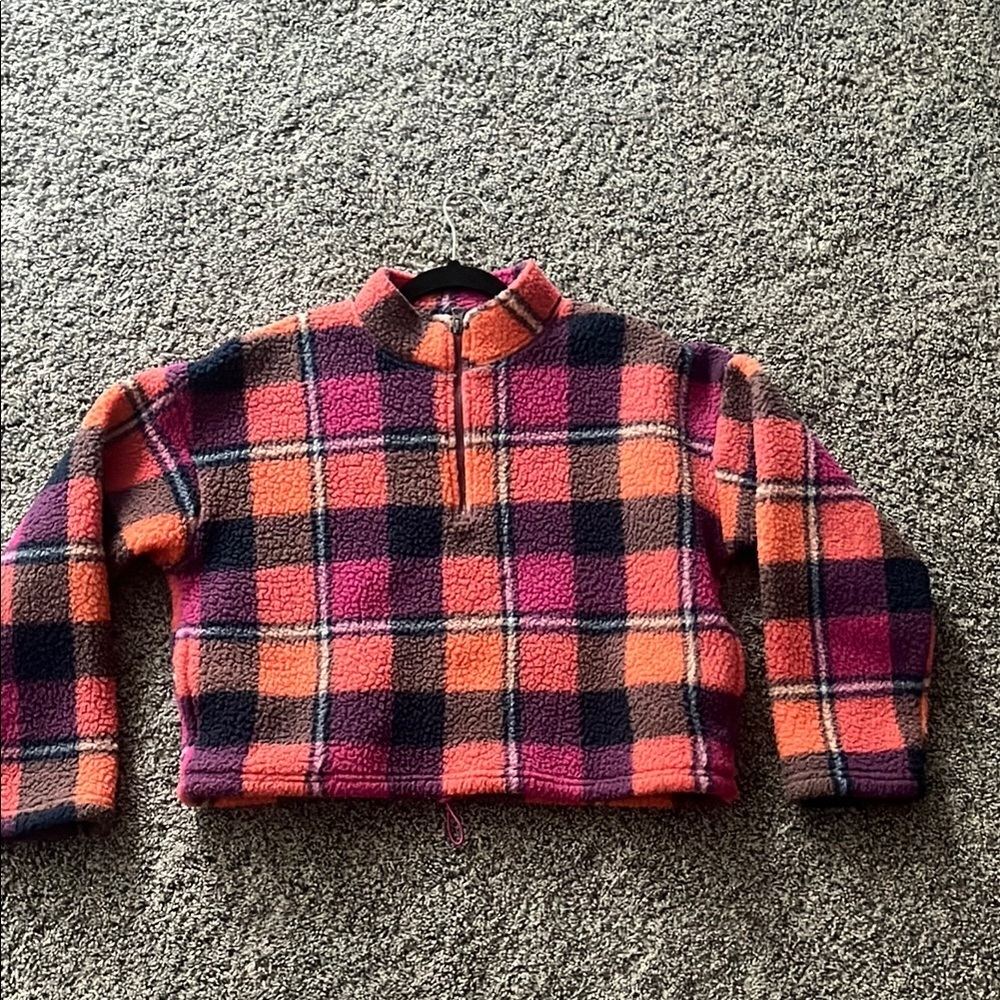 American Eagle Plaid Fleece Pullover Pink Orange cropped woman’s small - Picture 5 of 7